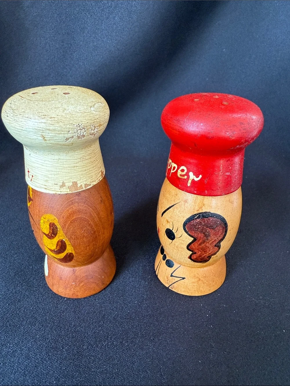 Vintage-Inspired Red Pepper and Cream Salt Wood Shakers Set made in Japan